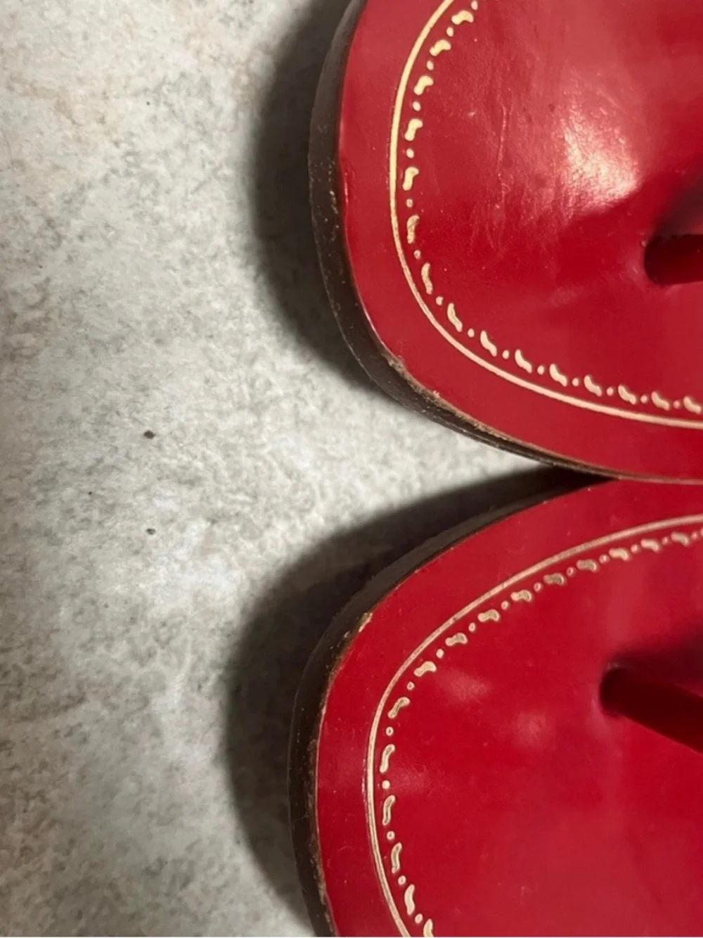 Prada Red Leather Bow Thong Sandals with Gold Logo - Picture 3 of 6